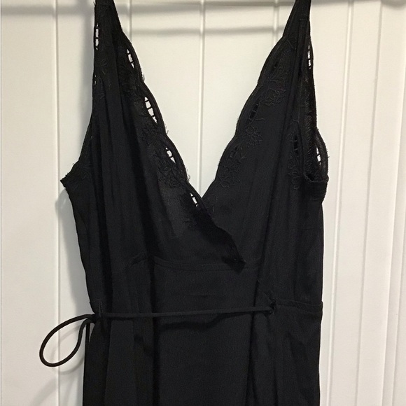ASTR The Label Revolve Isabella Black Maxi Wrap Dress Embroidered Eyelet Size M - Picture 10 of 12